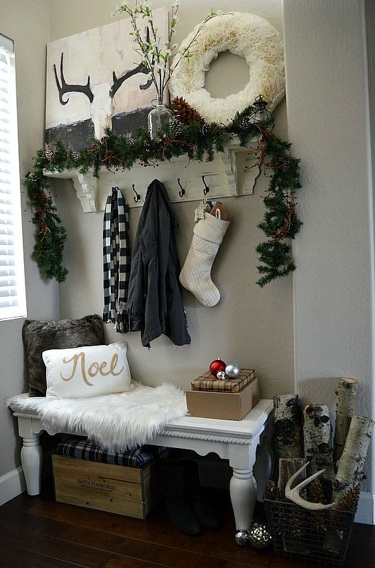 Entryway Christmas Decorations
 38 Cozy And Inviting Winter Entryway Décor Ideas DigsDigs