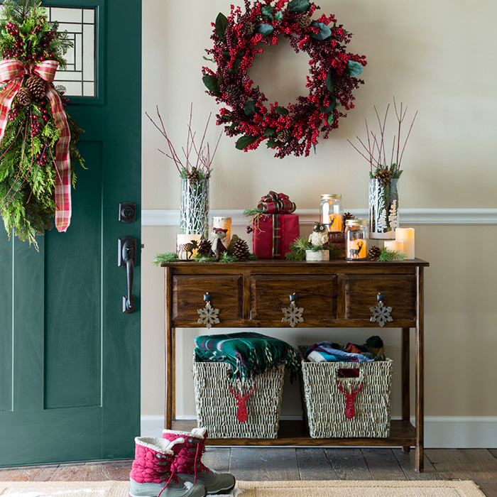 Entryway Christmas Decorations
 Christmas Decor for Home Entries