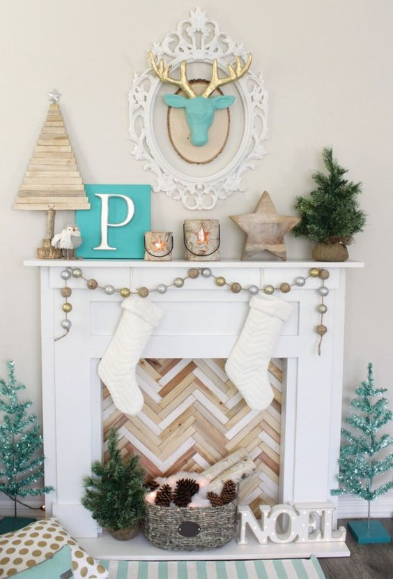 Fake Fireplace Christmas Decoration
 24 Cozy Faux Fireplace And Mantel Decor Ideas Shelterness