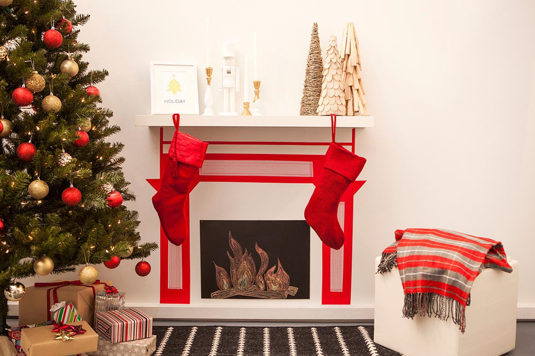 Fake Fireplace For Christmas
 3 Steps How to Make a Fake Fireplace Yourself