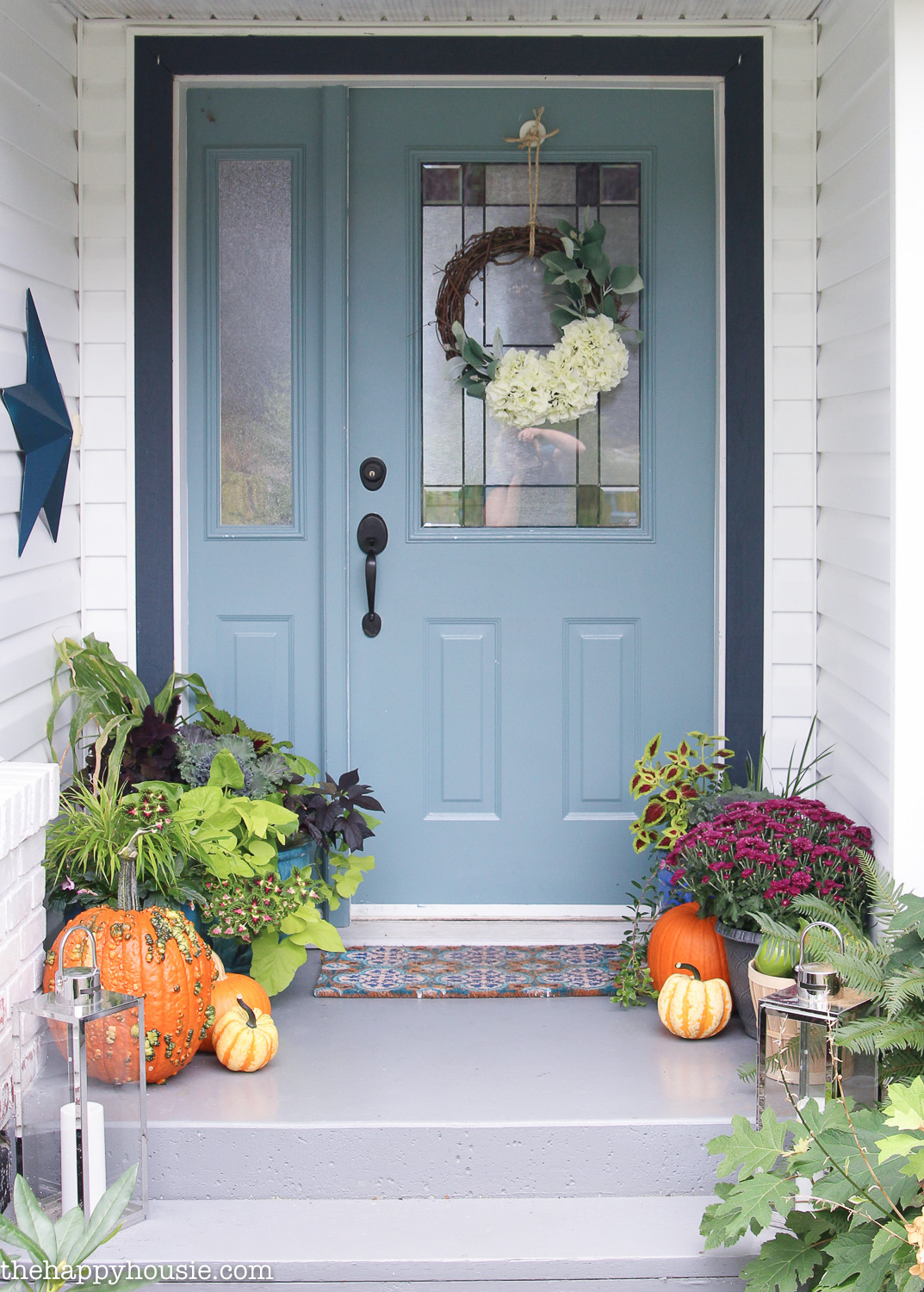 Fall Decorating Front Porch
 Easy & Vibrant Fall Front Porch Decor