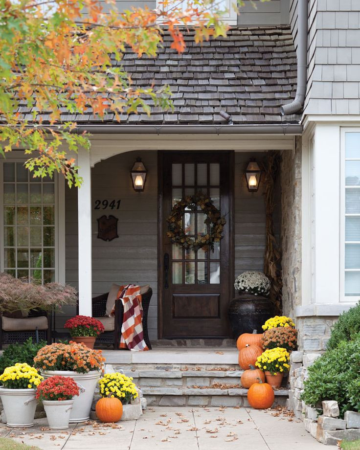 Fall Decorating Front Porch
 Best 25 Fall front doors ideas on Pinterest
