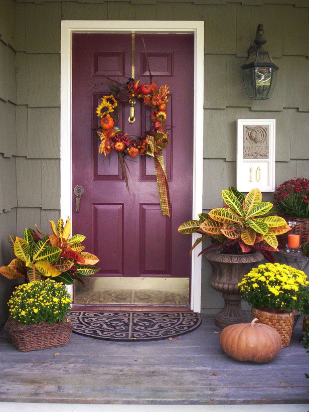 Fall Decoration For Front Porch
 15 Fall Front Porch Decorations