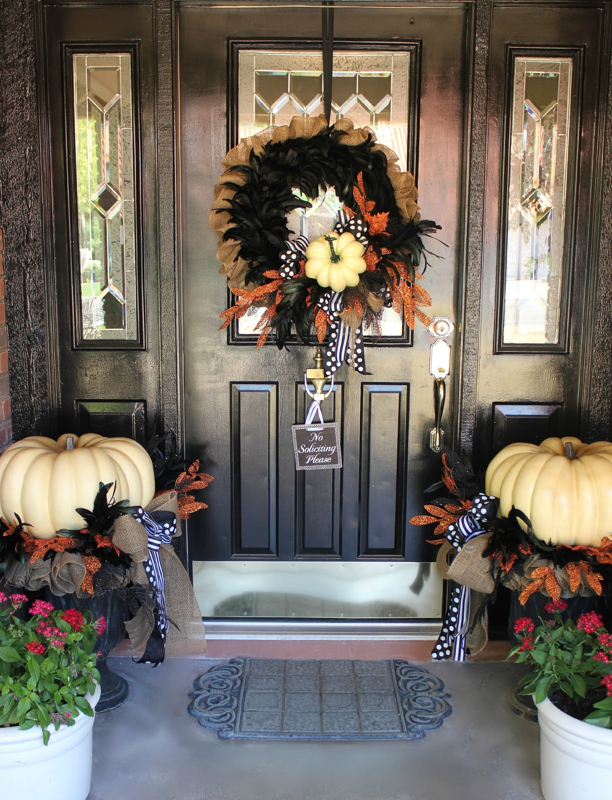 Fall Decoration For Front Porch
 My Sister s Crazy PORCH DECORATIONS THAT EASILY