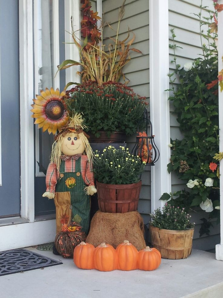 Fall Decoration For Porch
 Top 25 ideas about Fall Porches on Pinterest