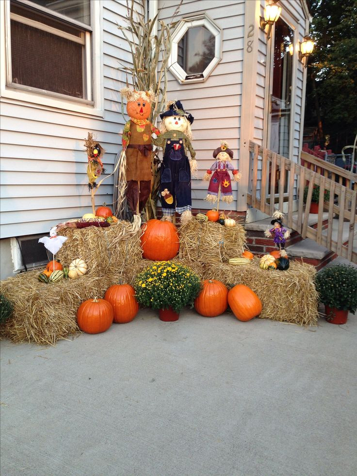 Fall Decoration For Porch
 1418 best SCARECROWS and FALL images on Pinterest
