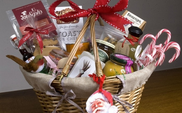Family Christmas Gift Basket Ideas
 Christmas basket ideas – the perfect t for family and