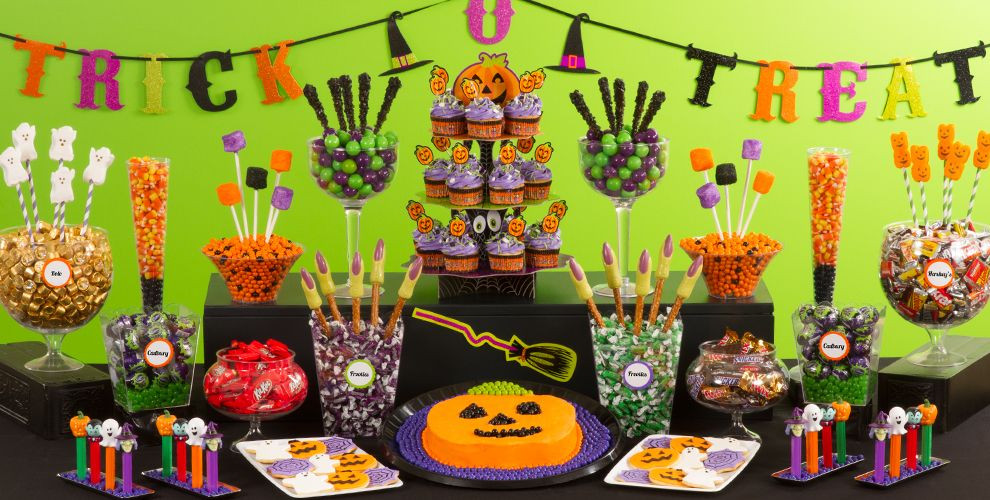 Family Halloween Party Ideas
 Kid Friendly Halloween Sweets & Treats Halloween Baking