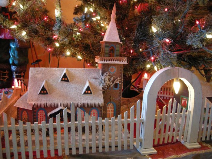 Fence Around Christmas Tree
 32 best Fences for under the Christmas tree images on