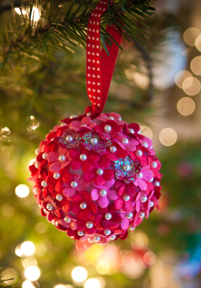 Flower Christmas Ornaments
 10 DIY Christmas Ornaments You Can Make with Your Kids