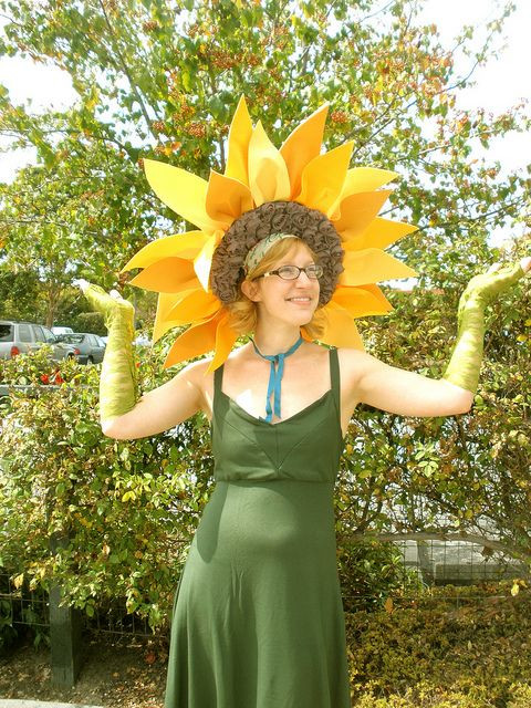 Flower Costume DIY
 Best 25 Flower costume ideas on Pinterest