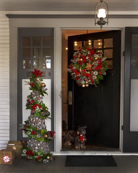 Foyer Christmas Decorating Ideas
 Best 25 Christmas entryway ideas on Pinterest