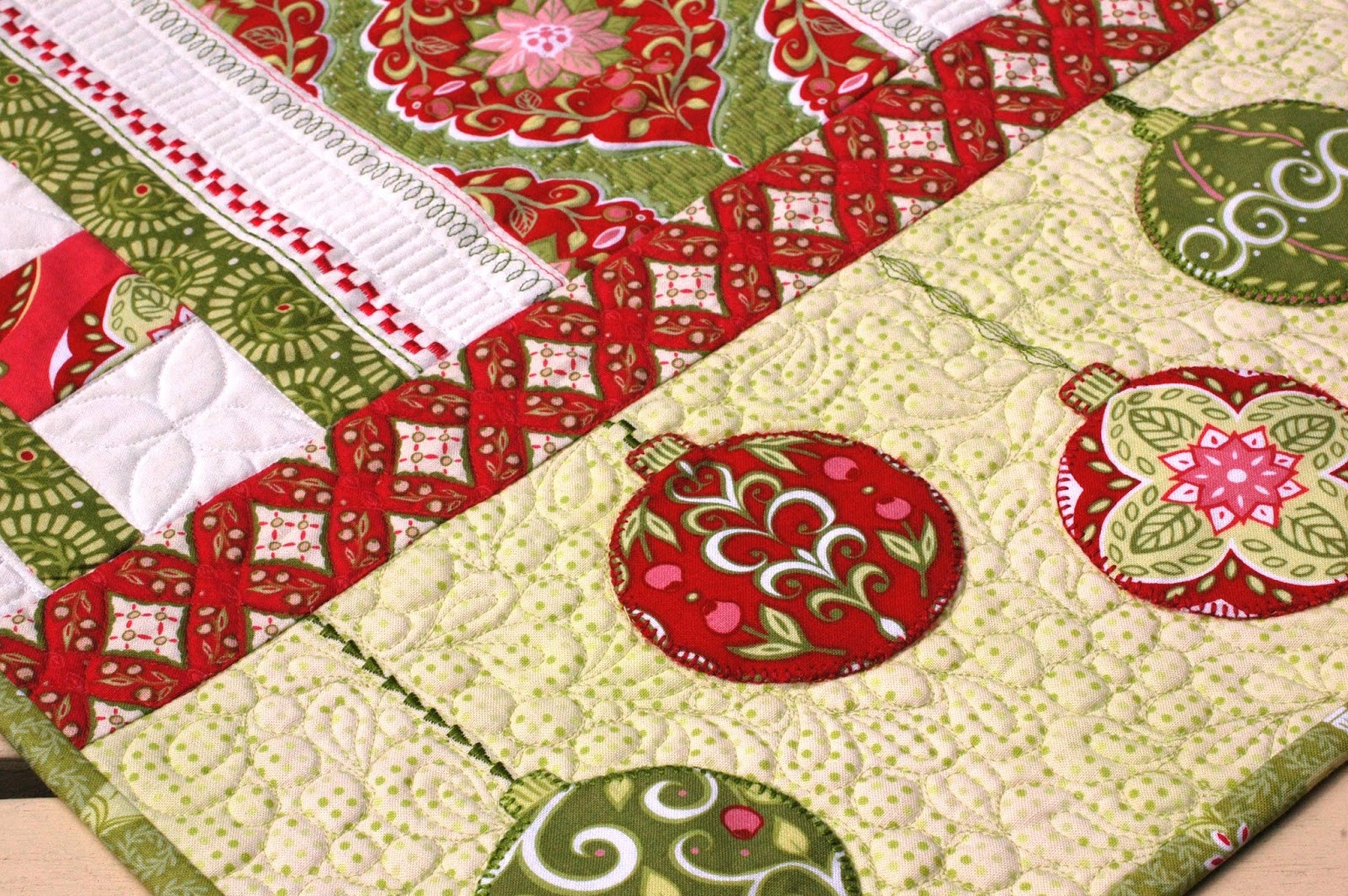 Free Christmas Table Runner Patterns
 Amanda Murphy Design plimentary Holiday Bouquet Table