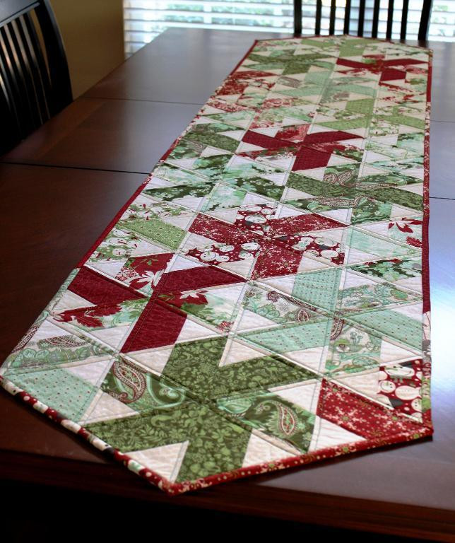 Free Christmas Table Runner Patterns
 table runner NEW 528 FREE XMAS TABLE RUNNER PATTERNS