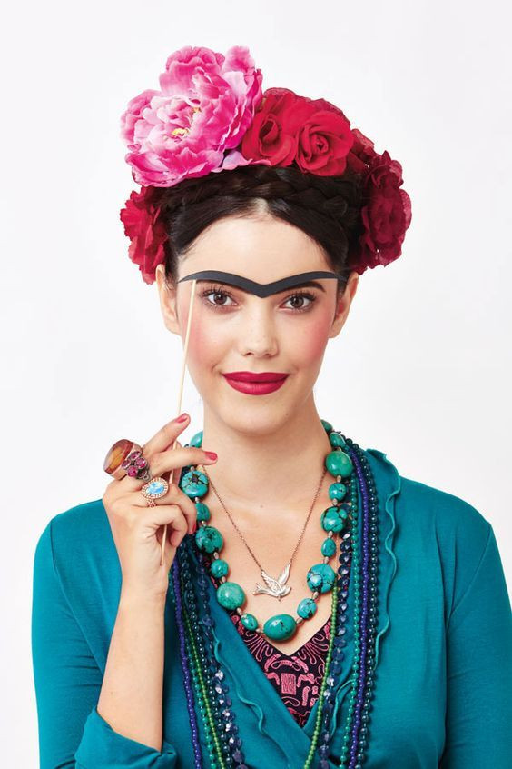 Frida Kahlo Costume DIY
 DIY Frida Kahlo Halloween Costume Idea