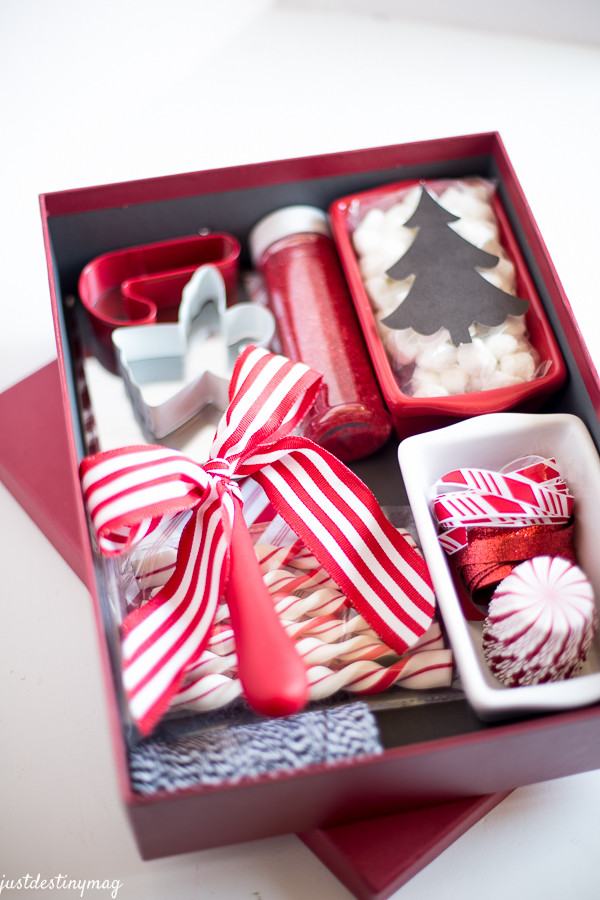 Friend Christmas Party Ideas
 25 Fun & Simple Gifts for Neighbors this Christmas