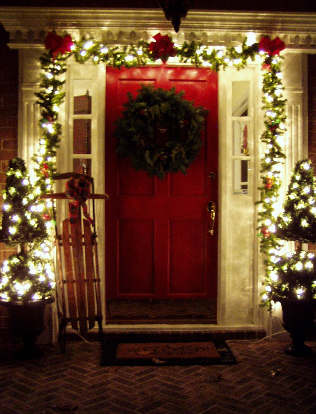 Front Porch Christmas Decor
 Decorating the Front Porch for Christmas 2008
