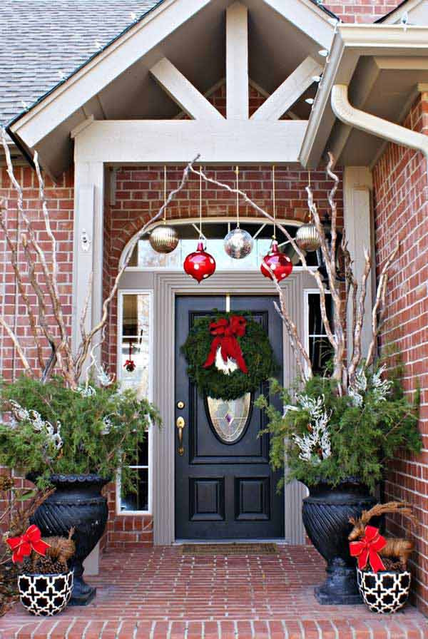 Front Porch Christmas Decor
 40 Cool DIY Decorating Ideas For Christmas Front Porch