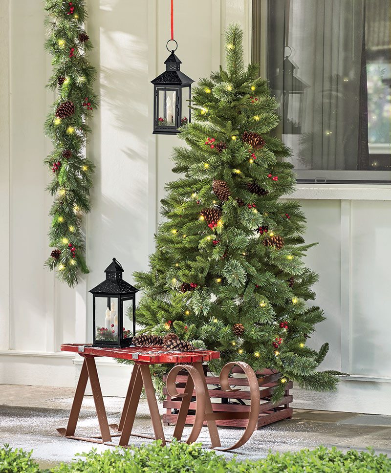 Front Porch Christmas Tree
 Easy Christmas Outdoor Decorating Ideas
