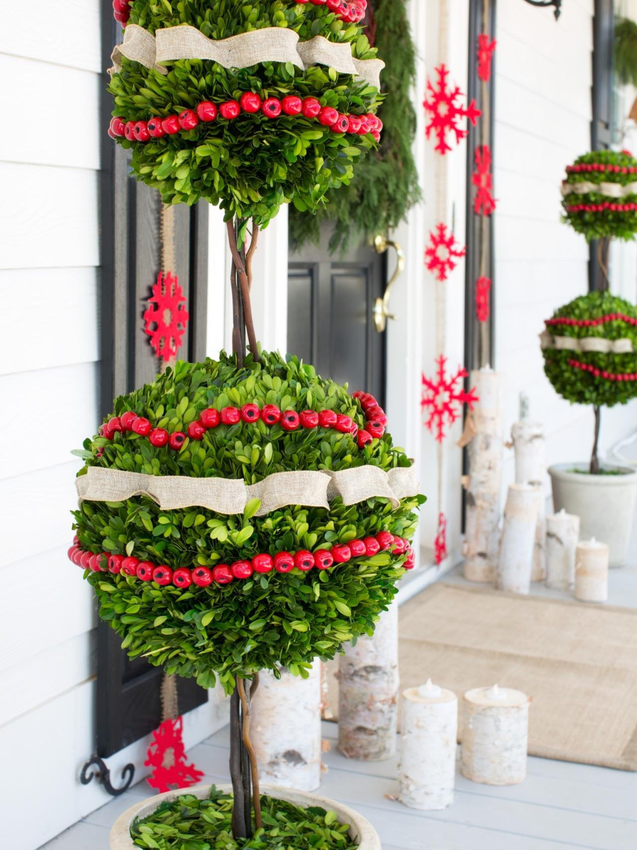 Front Porch Christmas Tree
 EXCLUSIVE OUTDOOR CHRISTMAS DECORATION INSPIRATIONS