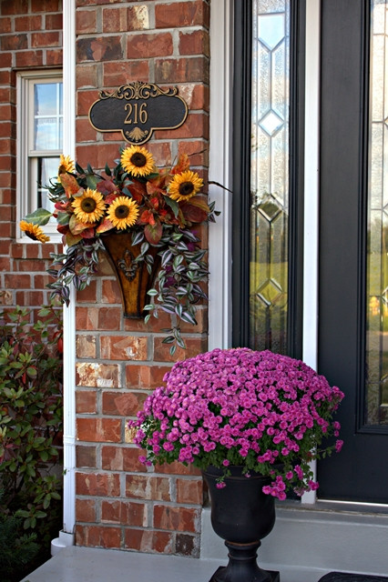 Front Porch Fall Decor Ideas
 Fall decorating