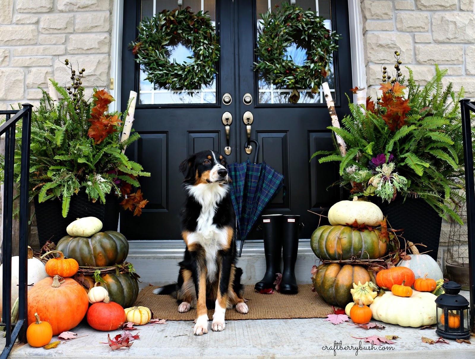 Front Porch Fall Decor Ideas
 Weekend Inspiration & Holiday Countdown 2014 Satori