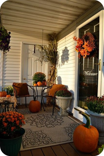 Front Porch Fall Decorating Ideas
 Halloween Deck Decorating Ideas
