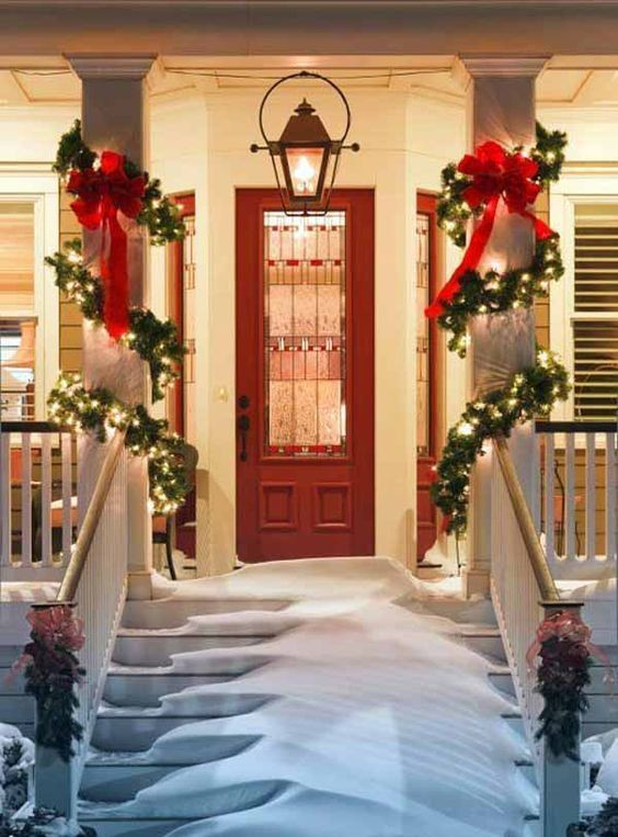 Front Porch Garland Christmas
 38 Wel ing Christmas Front Porch Décor Ideas DigsDigs