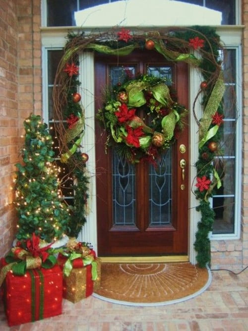 Front Porch Garland Christmas
 56 Amazing front porch Christmas decorating ideas