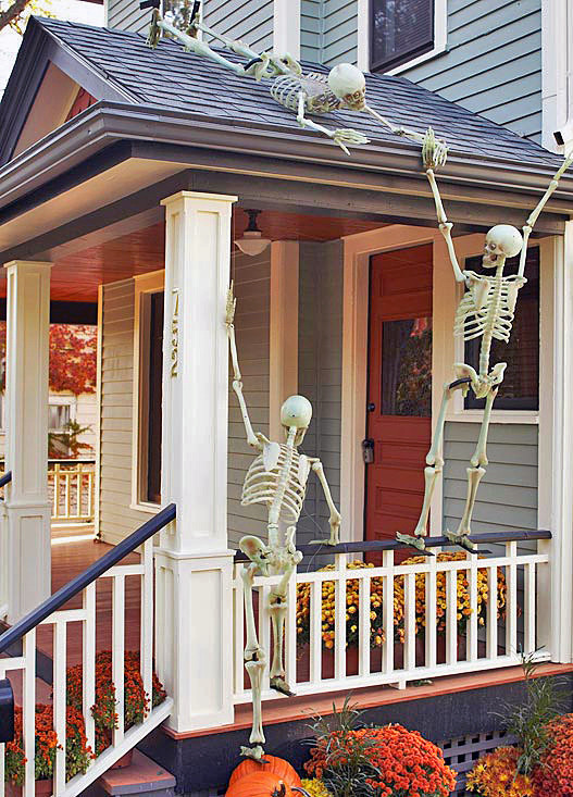 Front Porch Halloween Decoration Ideas
 125 Cool Outdoor Halloween Decorating Ideas DigsDigs