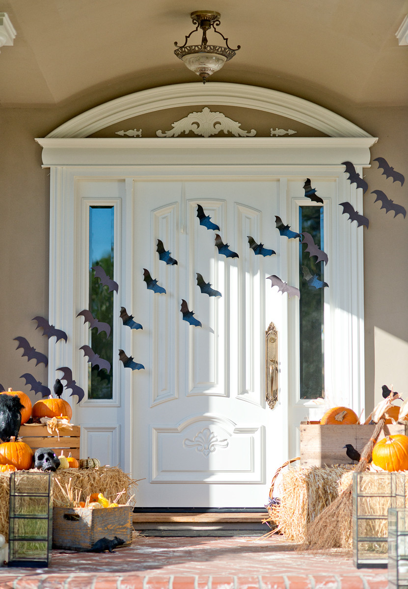 Front Porch Halloween Decoration Ideas
 Cute Halloween Front Porch Decorations to Greet Your Guests