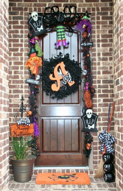 Front Porch Halloween Decorations
 Decorating Your Front Door for Halloween