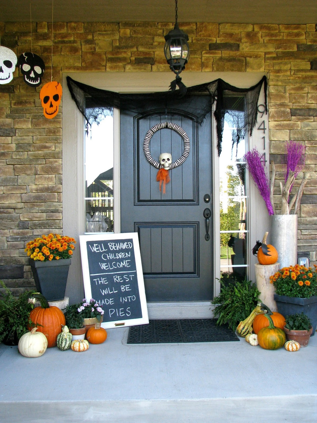 Front Porch Halloween Decorations
 Cute Halloween Front Porch Decorations to Greet Your Guests