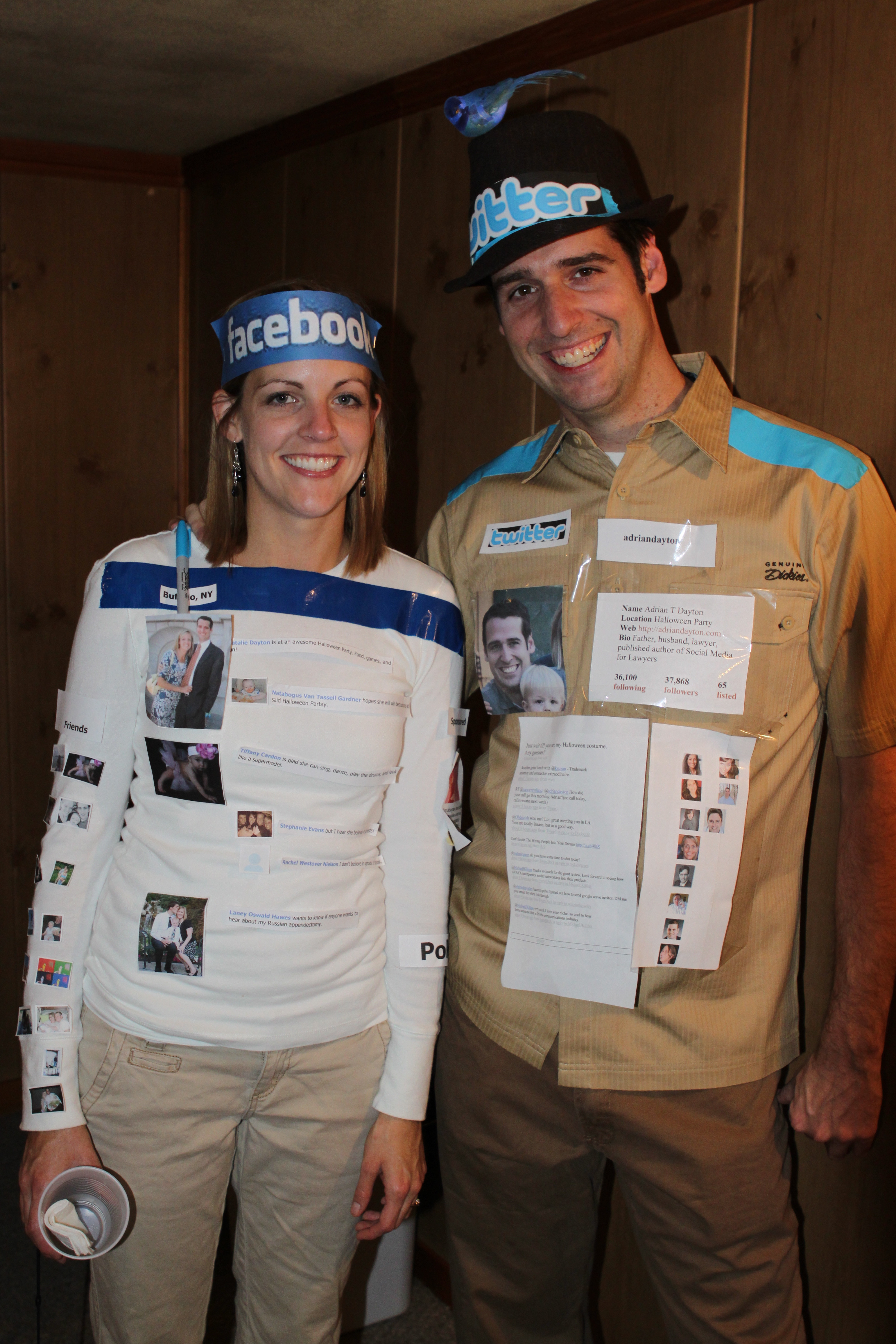 Funny DIY Couples Costumes
 The Social Media Couple Costume
