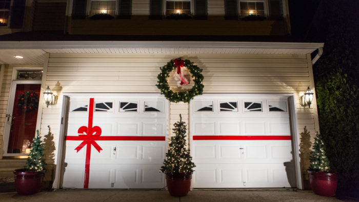 Garage Door Christmas Decorating Ideas
 Garage Bow