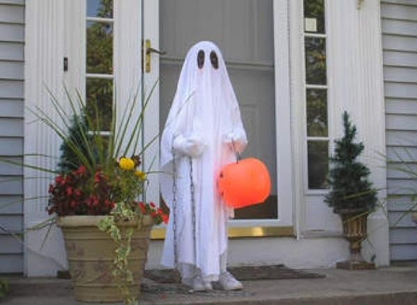 Ghost Costume DIY
 Creative Halloween Costumes for 2014 Easyday