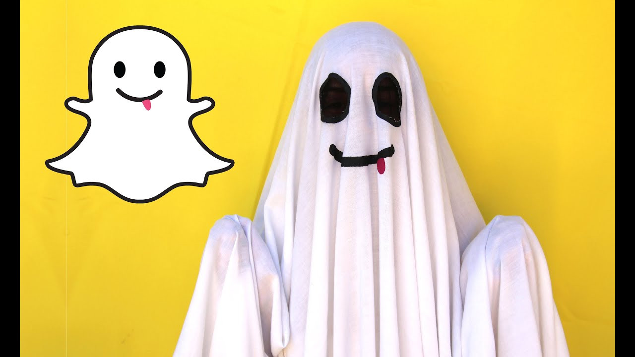 Ghost Costume DIY
 DIY Easy Halloween Costume Snapchat Ghost Lucykiins