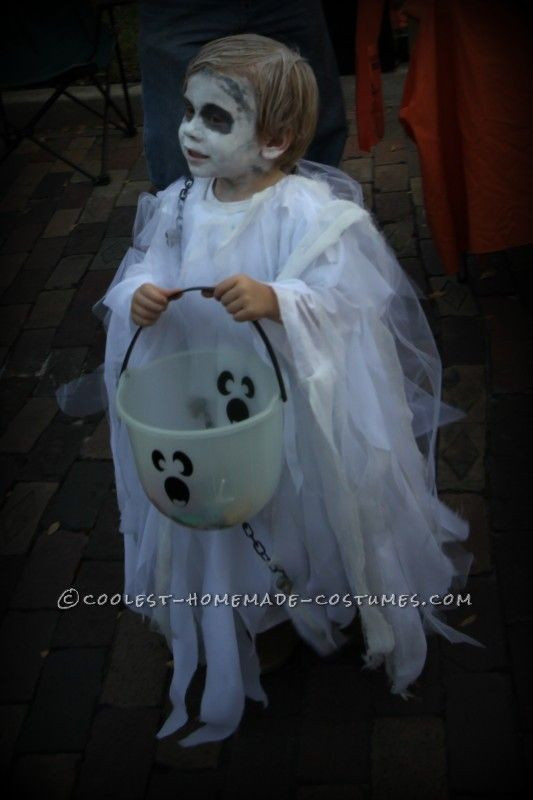 Ghost Costume DIY
 1000 ideas about Ghost Costumes on Pinterest