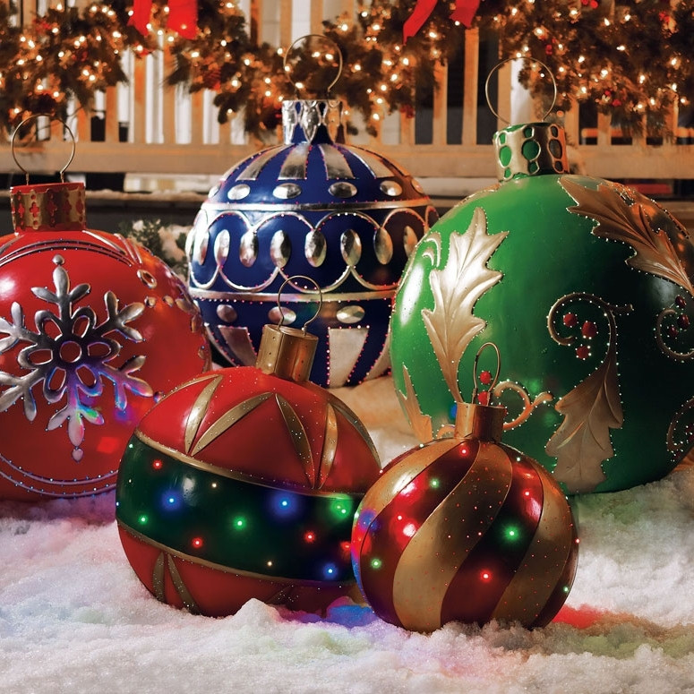 Giant Outdoor Christmas Ornaments
 Outdoor Christmas Decorations