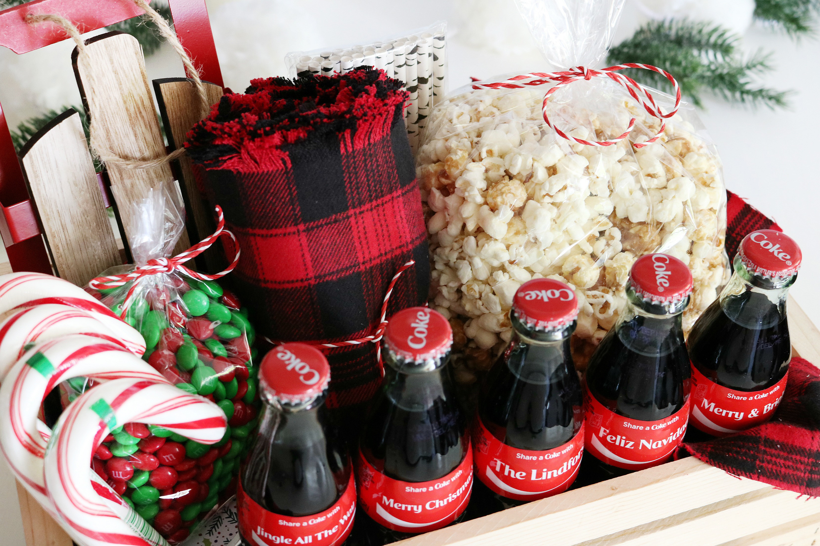 Gift Basket Ideas For Christmas
 Coca Cola Christmas Gift Basket Idea Free Printable Tags