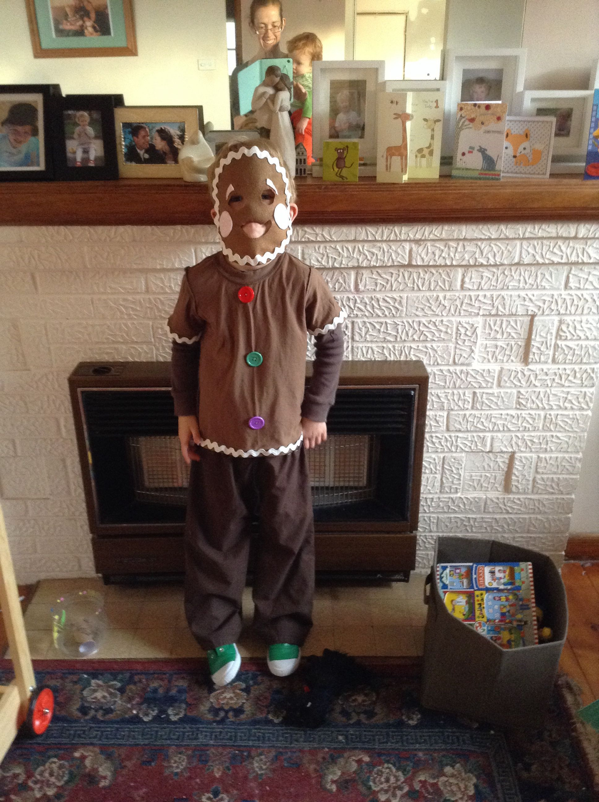 Gingerbread Man Costume DIY
 Gingerbread man costume for Fairy Tale dress up day 2014