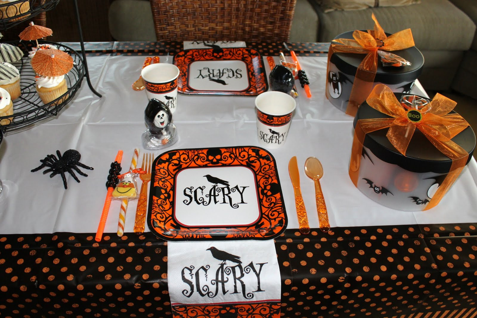 Girl Scout Halloween Party Ideas
 HUNTINGTON BEACH GIRL SCOUT TROOP 746 HALLOWEEN PARTY