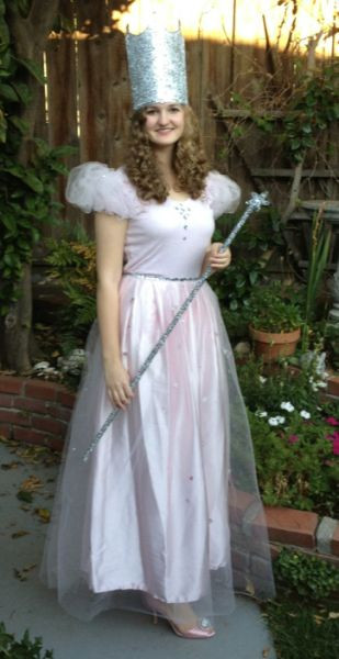 Glinda The Good Witch Costume DIY
 Kostuumideeën Halloween kostuum ideeën and Heksen on