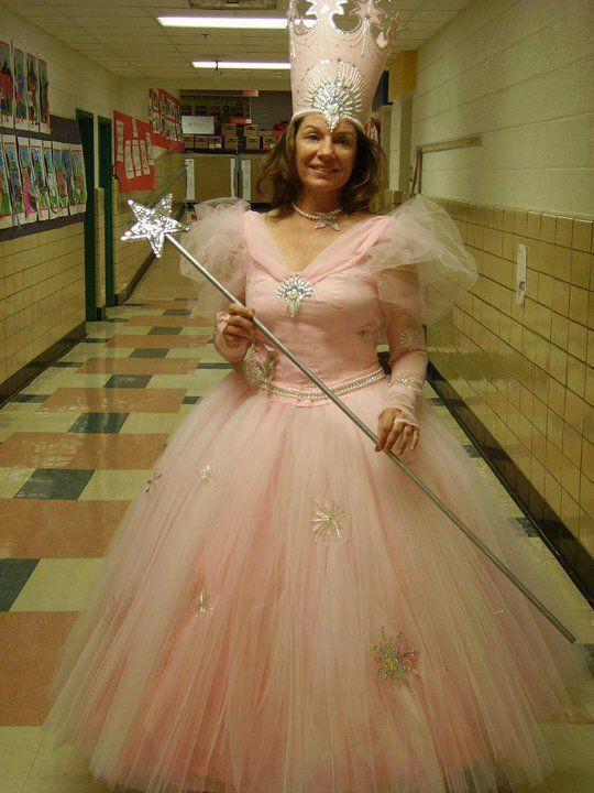 Glinda The Good Witch Costume DIY
 Glenda the good witch costume Halloweenie