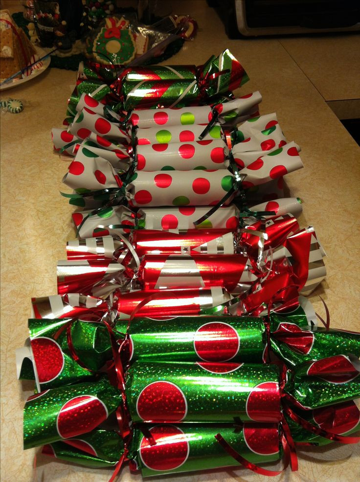 Great Christmas Party Ideas
 Christmas party favors So simple Toilet paper rolls
