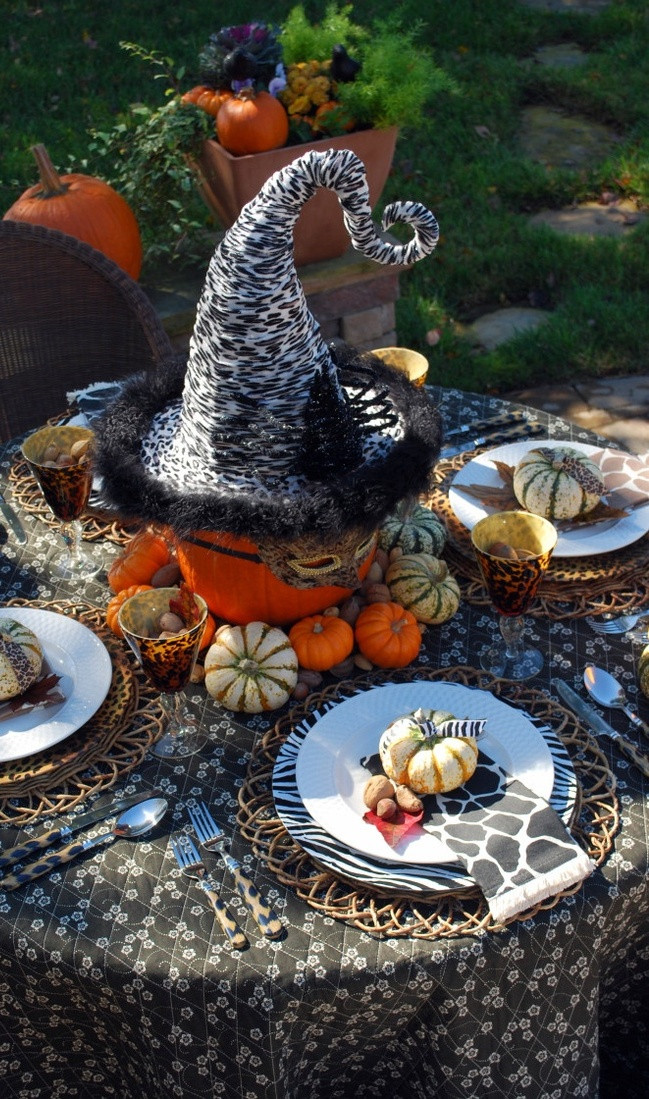 Halloween Backyard Party Ideas
 25 Cool Halloween Decorations Ideas You Love MagMent
