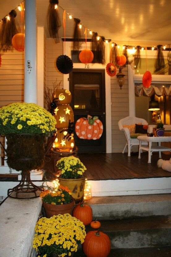 Halloween Balcony Decorating Ideas
 Best 25 Halloween front porches ideas on Pinterest