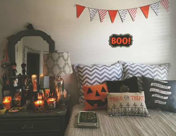 Halloween Bedroom Decor
 Spooky But Lovely Kids Room Halloween Decorations Ideas