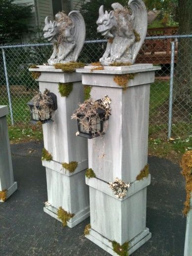 Halloween Cemetery Fence
 Halloween cemetery column props with gargoyles and