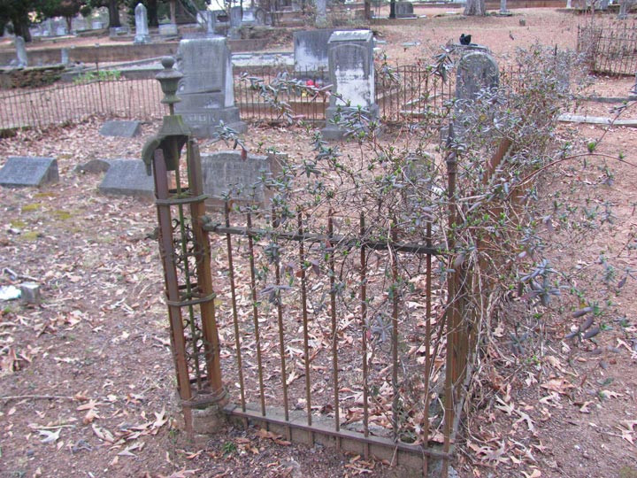 Halloween Cemetery Fence
 Halloween Cemetery Fence Reference